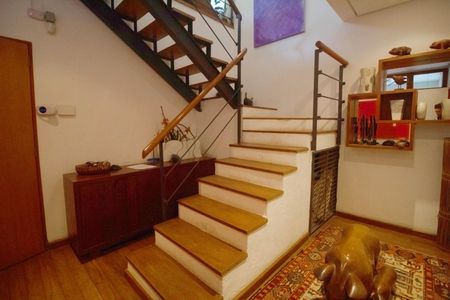 Casa à venda com 451m², 5 quartos e sem vagaEscada