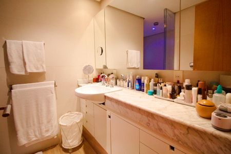 Casa à venda com 451m², 5 quartos e sem vagaBanheiro da Suíte 1