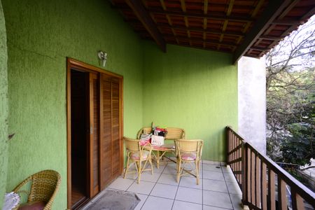 Casa à venda com 180m², 4 quartos e 10 vagasSuíte 1