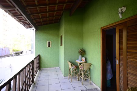 Casa à venda com 180m², 4 quartos e 10 vagasSuíte 1