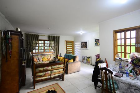 Casa à venda com 180m², 4 quartos e 10 vagasSala