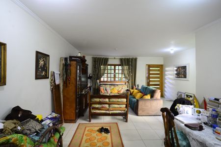 Casa à venda com 180m², 4 quartos e 10 vagasSala