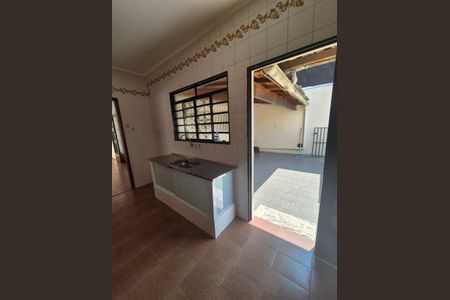 Casa à venda com 100m², 3 quartos e 2 vagas