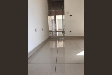 Casa à venda com 80m², 2 quartos e sem vaga