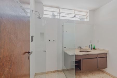 Casa à venda com 336m², 4 quartos e sem vagaBanheiro 2