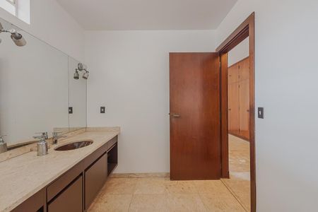 Casa à venda com 336m², 4 quartos e sem vagaBanheiro da Suíte 4