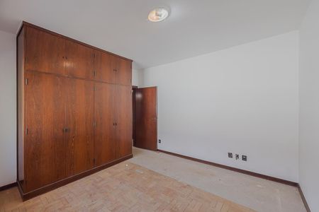 Casa à venda com 336m², 4 quartos e sem vagaQuarto 1