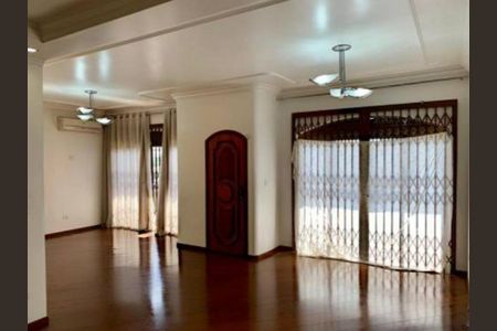 Casa à venda com 300m², 4 quartos e 8 vagas