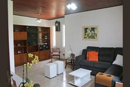 Casa à venda com 100m², 3 quartos e 4 vagas