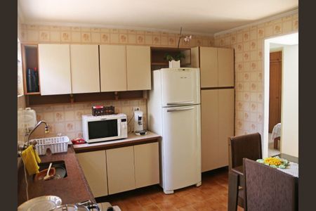 Casa à venda com 100m², 3 quartos e 4 vagas