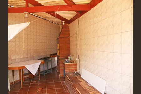 Casa à venda com 100m², 3 quartos e 4 vagas