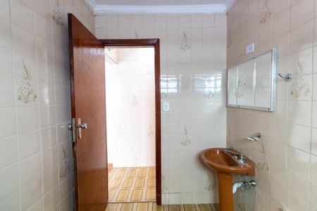 Casa à venda com 137m², 3 quartos e 2 vagasBanheiro 1