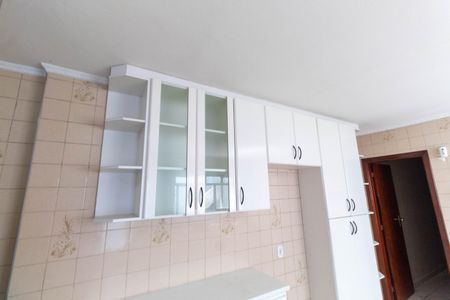 Casa à venda com 137m², 3 quartos e 2 vagasCozinha - Armários