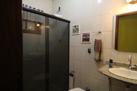 Casa de condomínio para alugar com 168m², 5 quartos e 2 vagasBanheiro social 