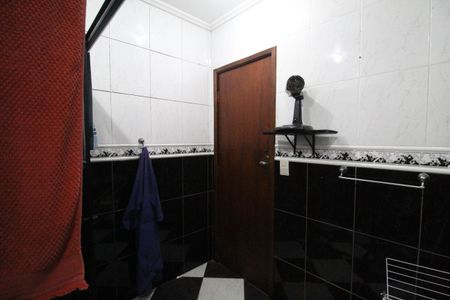 Casa de condomínio para alugar com 168m², 5 quartos e 2 vagasBanheiro da suíte 2 canadense com o corredor