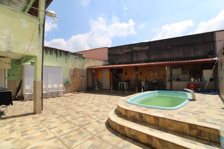 Casa de condomínio para alugar com 168m², 5 quartos e 2 vagasQuintal