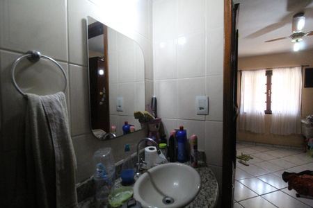 Casa de condomínio para alugar com 168m², 5 quartos e 2 vagasBanheiro da suíte 1