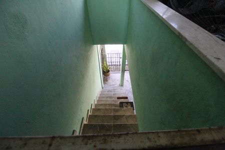 Casa de condomínio para alugar com 168m², 5 quartos e 2 vagasEscada externa 