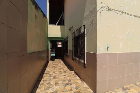 Casa de condomínio para alugar com 168m², 5 quartos e 2 vagasLateral da casa