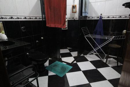 Casa de condomínio para alugar com 168m², 5 quartos e 2 vagasBanheiro da suíte 2 canadense com o corredor