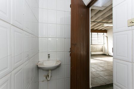 Casa à venda com 132m², 3 quartos e 2 vagas Casa à venda com 132m², 3 quartos e 2 vagasLavabo do Salão