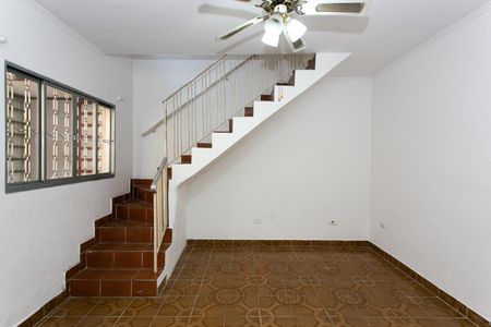 Casa à venda com 132m², 3 quartos e 2 vagas Casa à venda com 132m², 3 quartos e 2 vagasSala