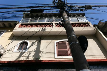 Casa à venda com 132m², 3 quartos e 2 vagas Casa à venda com 132m², 3 quartos e 2 vagasFachada