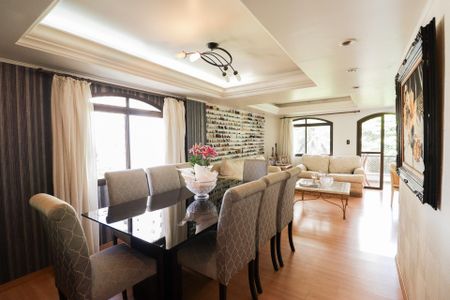 Apartamento à venda com 206m², 4 quartos e 4 vagasSala