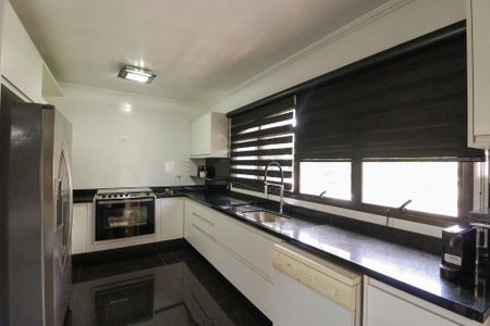 Apartamento à venda com 206m², 4 quartos e 4 vagasCozinha