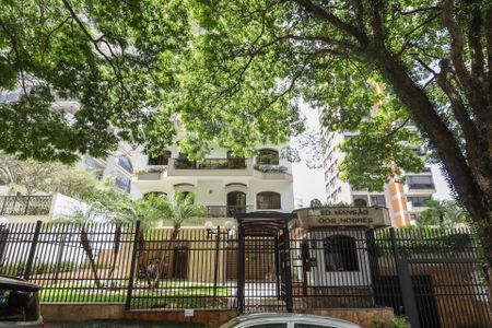 Apartamento à venda com 206m², 4 quartos e 4 vagasFachada