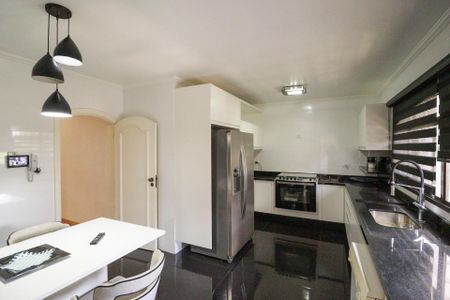 Apartamento à venda com 206m², 4 quartos e 4 vagasCozinha