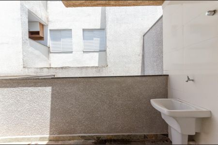 Apartamento à venda com 42m², 2 quartos e sem vaga Apartamento à venda com 42m², 2 quartos e sem vagaÁrea de Serviço