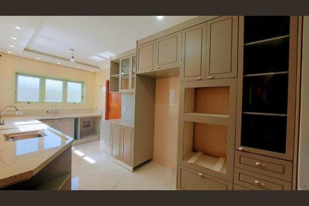 Casa à venda com 300m², 4 quartos e 5 vagas Casa à venda com 300m², 4 quartos e 5 vagasFoto 03