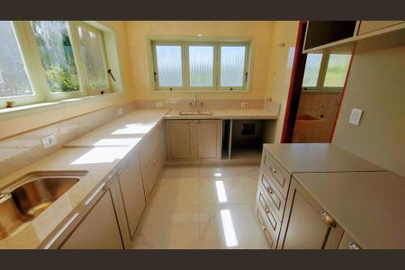 Casa à venda com 300m², 4 quartos e 5 vagas Casa à venda com 300m², 4 quartos e 5 vagasFoto 32