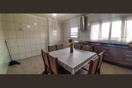 Casa à venda com 130m², 3 quartos e 2 vagasCozinha