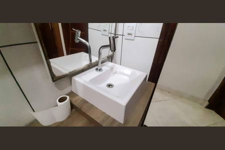 Casa à venda com 130m², 3 quartos e 2 vagasBanheiro Social