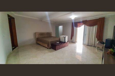 Casa à venda com 130m², 3 quartos e 2 vagasSuíte