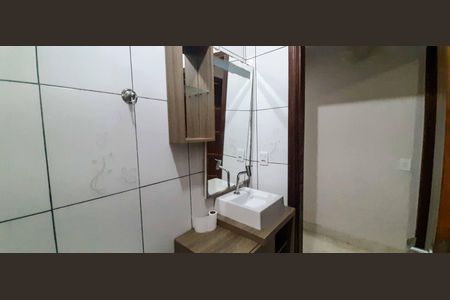 Casa à venda com 130m², 3 quartos e 2 vagasBanheiro Social