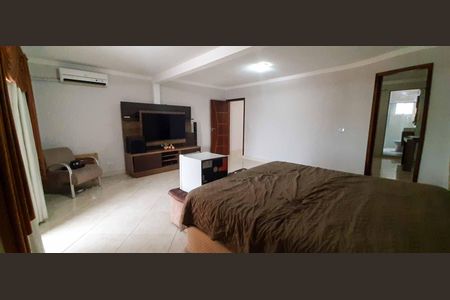 Casa à venda com 130m², 3 quartos e 2 vagasSuíte