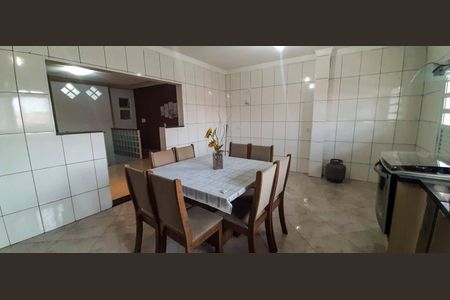 Casa à venda com 130m², 3 quartos e 2 vagasCozinha