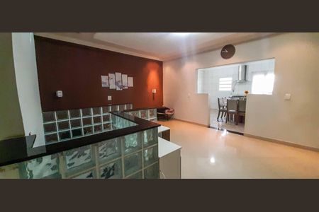 Casa à venda com 130m², 3 quartos e 2 vagasSala