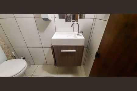 Casa à venda com 130m², 3 quartos e 2 vagasLavabo de Entrada