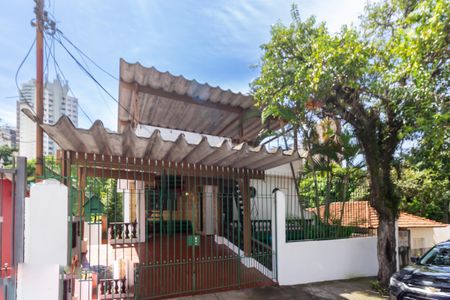 Casa para alugar com 650m², 4 quartos e 2 vagas Casa para alugar com 650m², 4 quartos e 2 vagasFachada