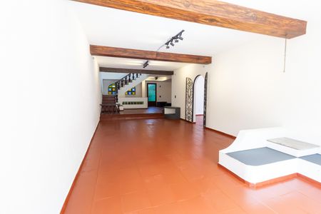 Casa para alugar com 650m², 4 quartos e 2 vagas Casa para alugar com 650m², 4 quartos e 2 vagasSala