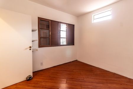 Casa para alugar com 650m², 4 quartos e 2 vagas Casa para alugar com 650m², 4 quartos e 2 vagasQuarto 1