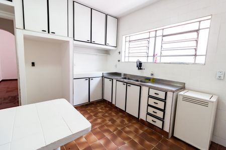 Casa para alugar com 650m², 4 quartos e 2 vagas Casa para alugar com 650m², 4 quartos e 2 vagasCozinha