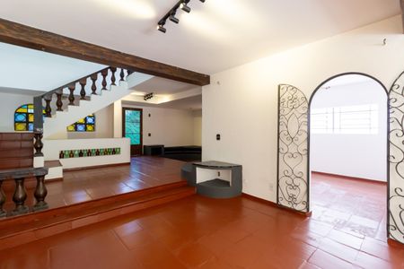 Casa para alugar com 650m², 4 quartos e 2 vagas Casa para alugar com 650m², 4 quartos e 2 vagasSala