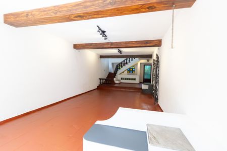 Casa para alugar com 650m², 4 quartos e 2 vagas Casa para alugar com 650m², 4 quartos e 2 vagasSala