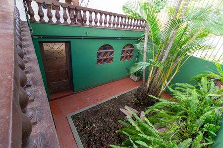 Casa para alugar com 650m², 4 quartos e 2 vagas Casa para alugar com 650m², 4 quartos e 2 vagasQuintal