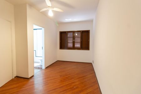 Casa para alugar com 650m², 4 quartos e 2 vagas Casa para alugar com 650m², 4 quartos e 2 vagasSuite